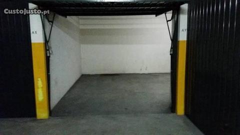 Garagem em Canidelo para 3 viaturas