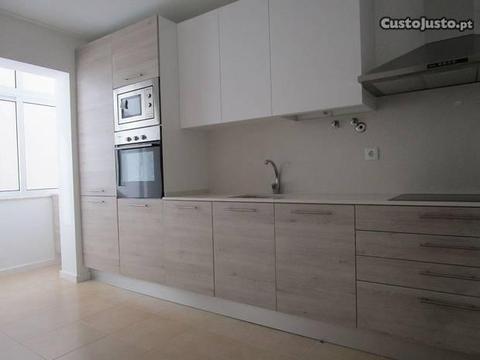 [6409] Apartamento T2 em remodelação no Lavradio