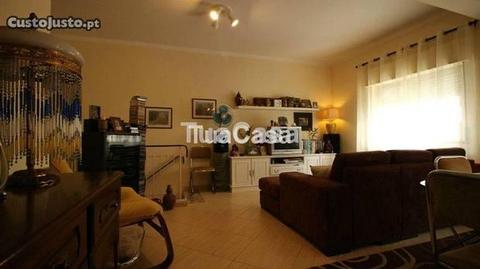 Apartamento T2, 1 wc, 85m2