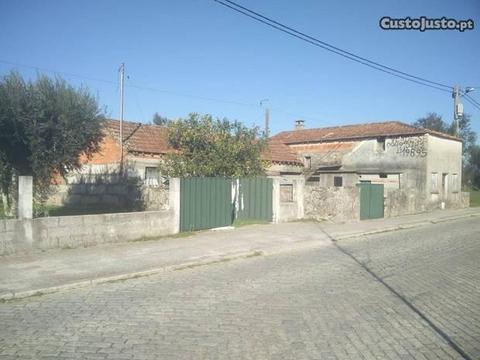 Moradia rústica em Oliveirinha