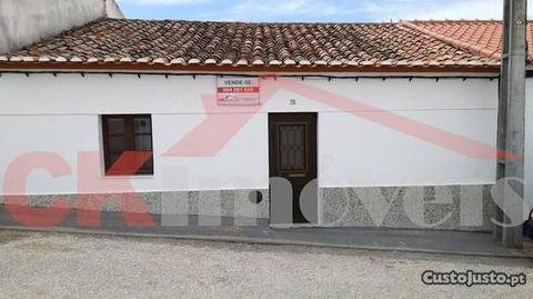 Casa Rés de chão na Póvoa de S. Miguel - Moura