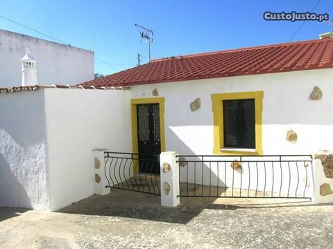 Casa Tipica Algarvia na aldeia de Alte