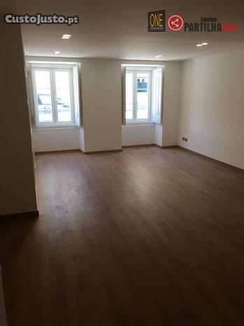 Apartamento T2+1 na Rua Das Trinas