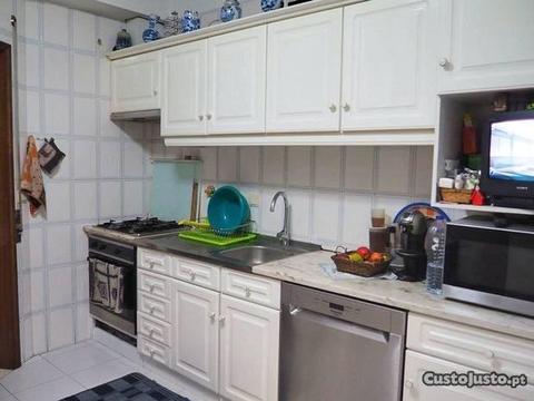 Apartamento T1+1 em Fânzeres com lugar de garagem!