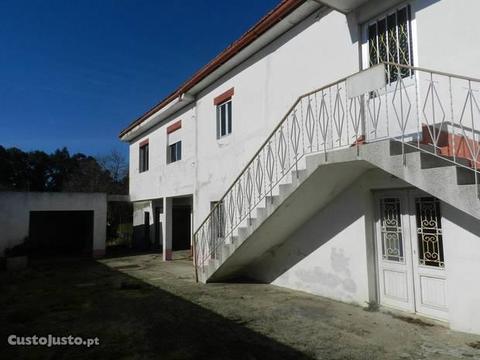 Moradia T3 p/restauro. OPORTUNIDAD.E!