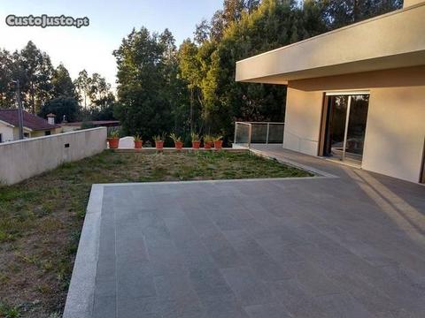 Moradia Térrea 4 Fts/2 min. Centro dos Carvalhos