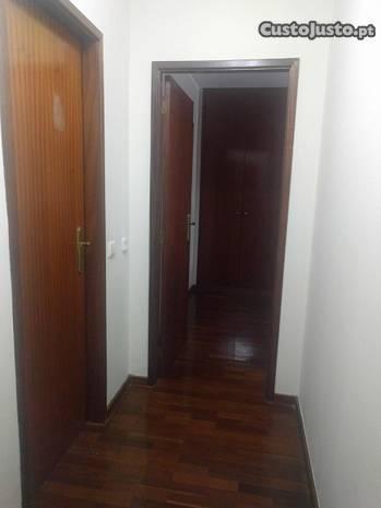 Apartamento T2 em Águas Santas com 90m2