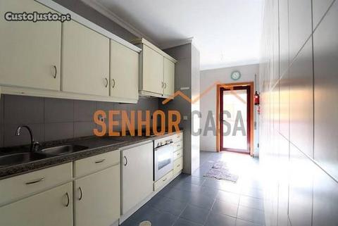 Apartamento T2 em Baguim do Monte com terraço!