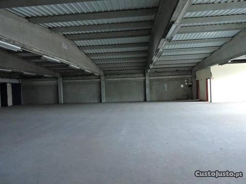 Excelente armazém 1600m2 -Zona Ind. Maia