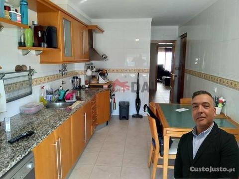 [6524] Apartamento T3 situado em Montijo