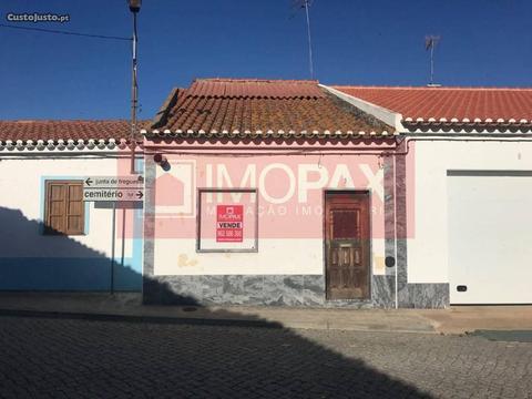 Salvada-Beja/Casa Térrea + Quintal/Imóvel de Banco