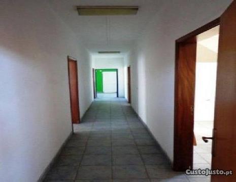 Armazém(300m2)(escrit+coz+balneários)-Condeixa(PV)