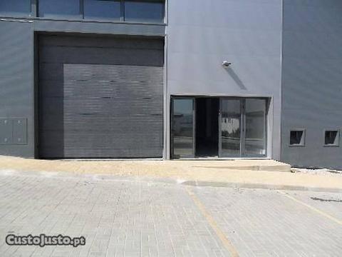 Armazém novo, c/ logradouro- Zona Eiras (MR1687)