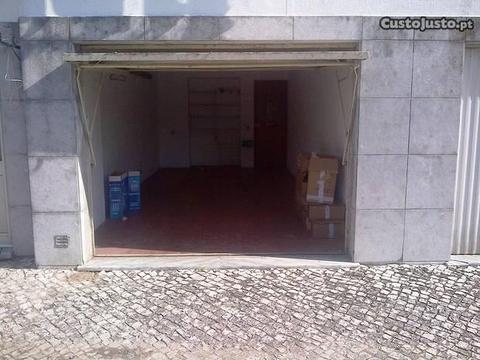 Garagem box em São João do Estoril