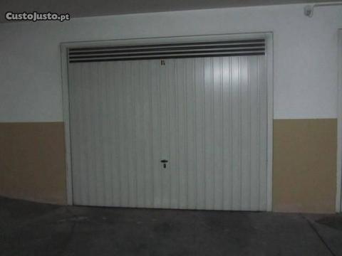 Novidade - Garagem 23 m2 - Imóvel de Banco