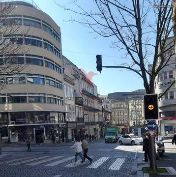 Prédio no coração da baixa do Porto