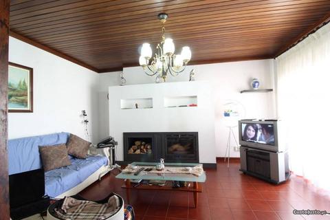 Apartamento em excelente estado T2+1 Abelheira