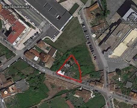 Terreno Urbano para construção S. J. Madeira
